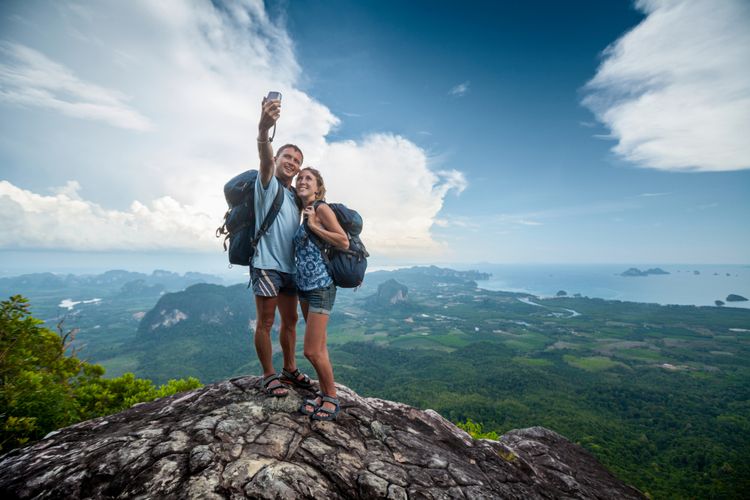 Cara Menemukan Kebahagiaan Dalam Pengalaman Bukan Barang